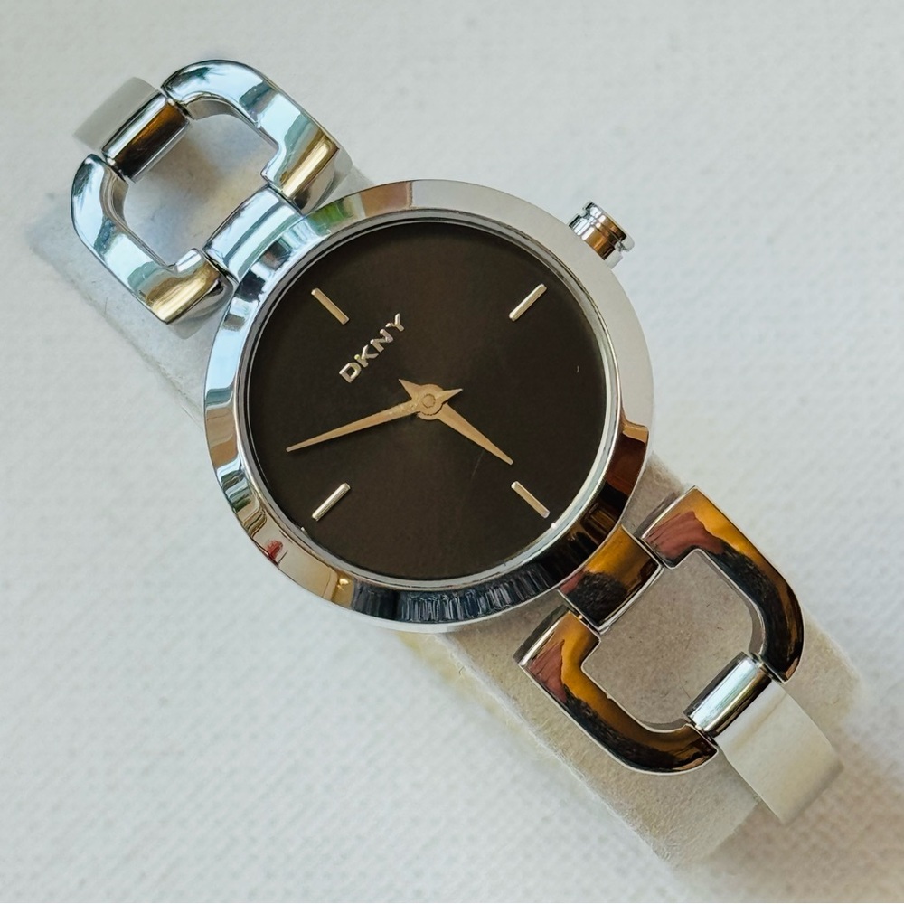 Vintage DKNY Women's Horse Bit Watch Silver Stainless Bracelet Black Dial NY8541